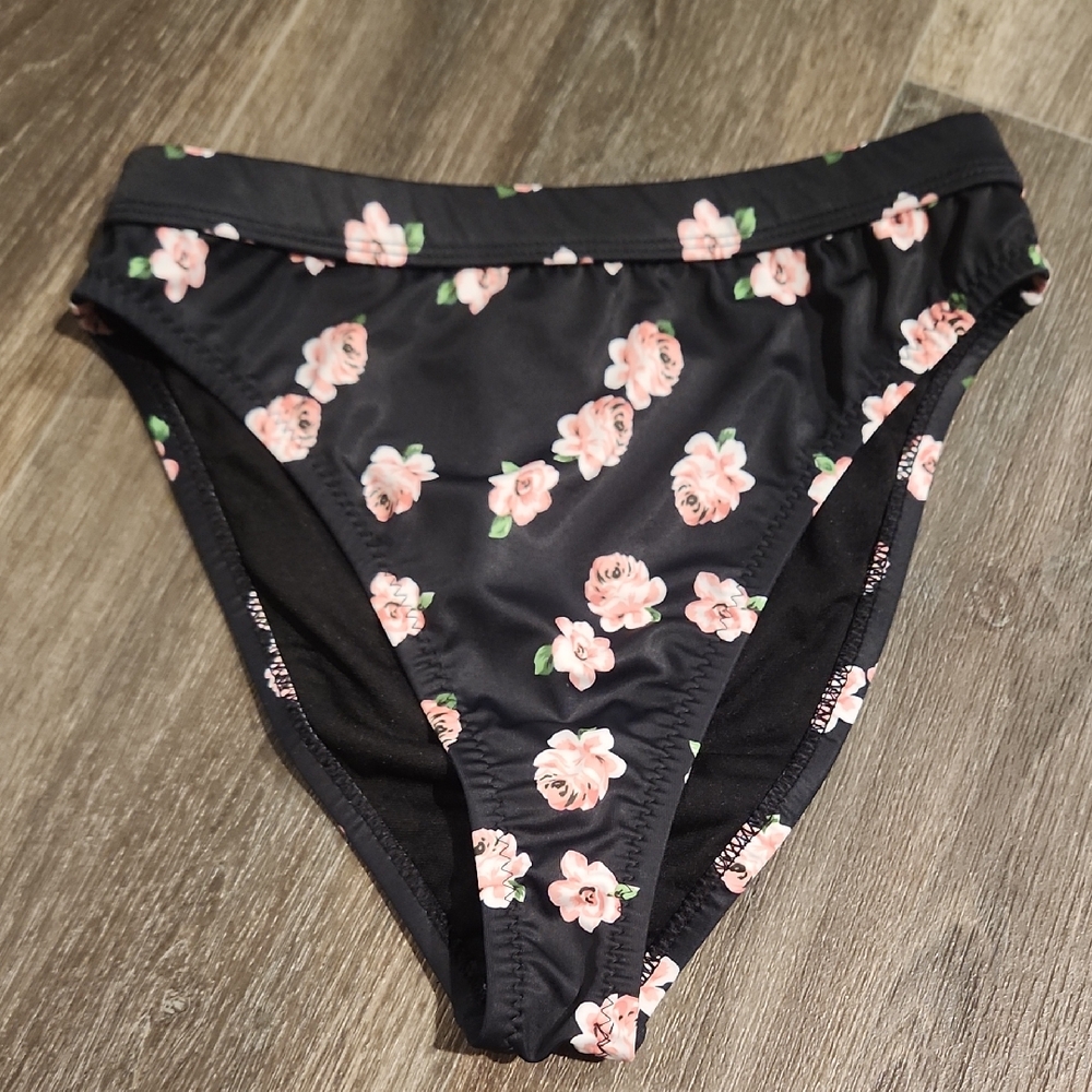 NWOT SMALL BIKINI BOTTOMS
